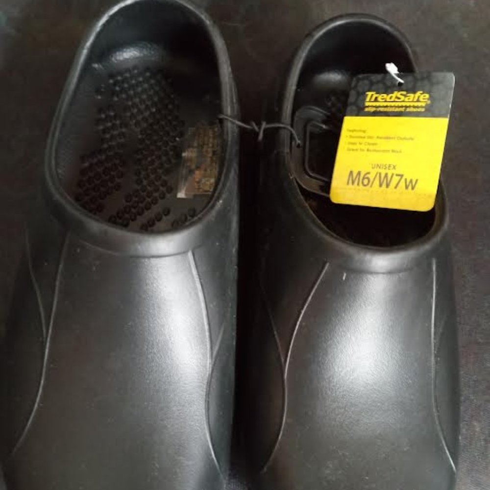 Tredsafe slip on shoes